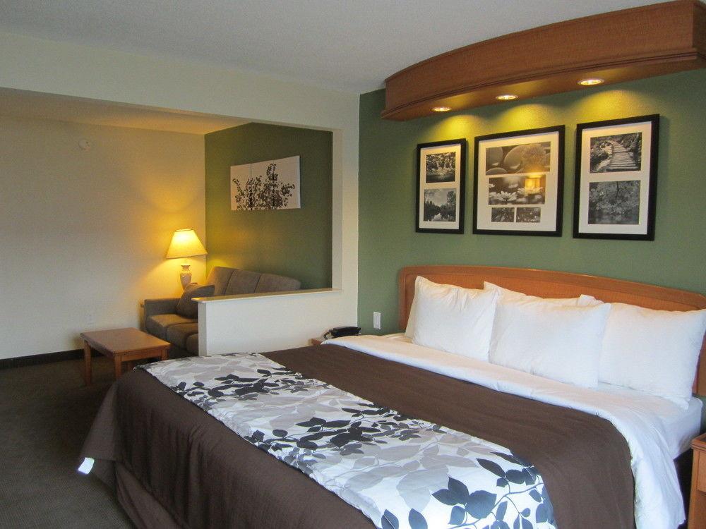Clarion Pointe Albemarle Hotell Eksteriør bilde