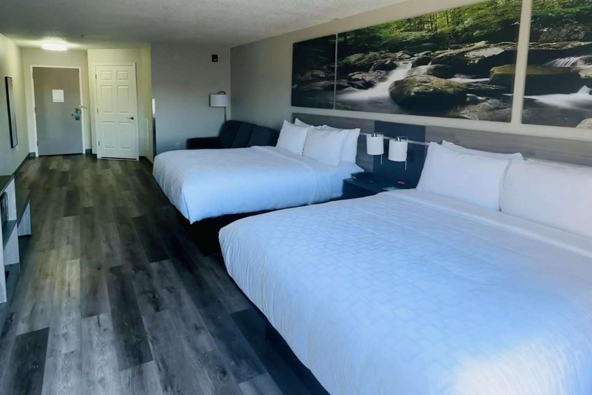 Clarion Pointe Albemarle Hotell Eksteriør bilde