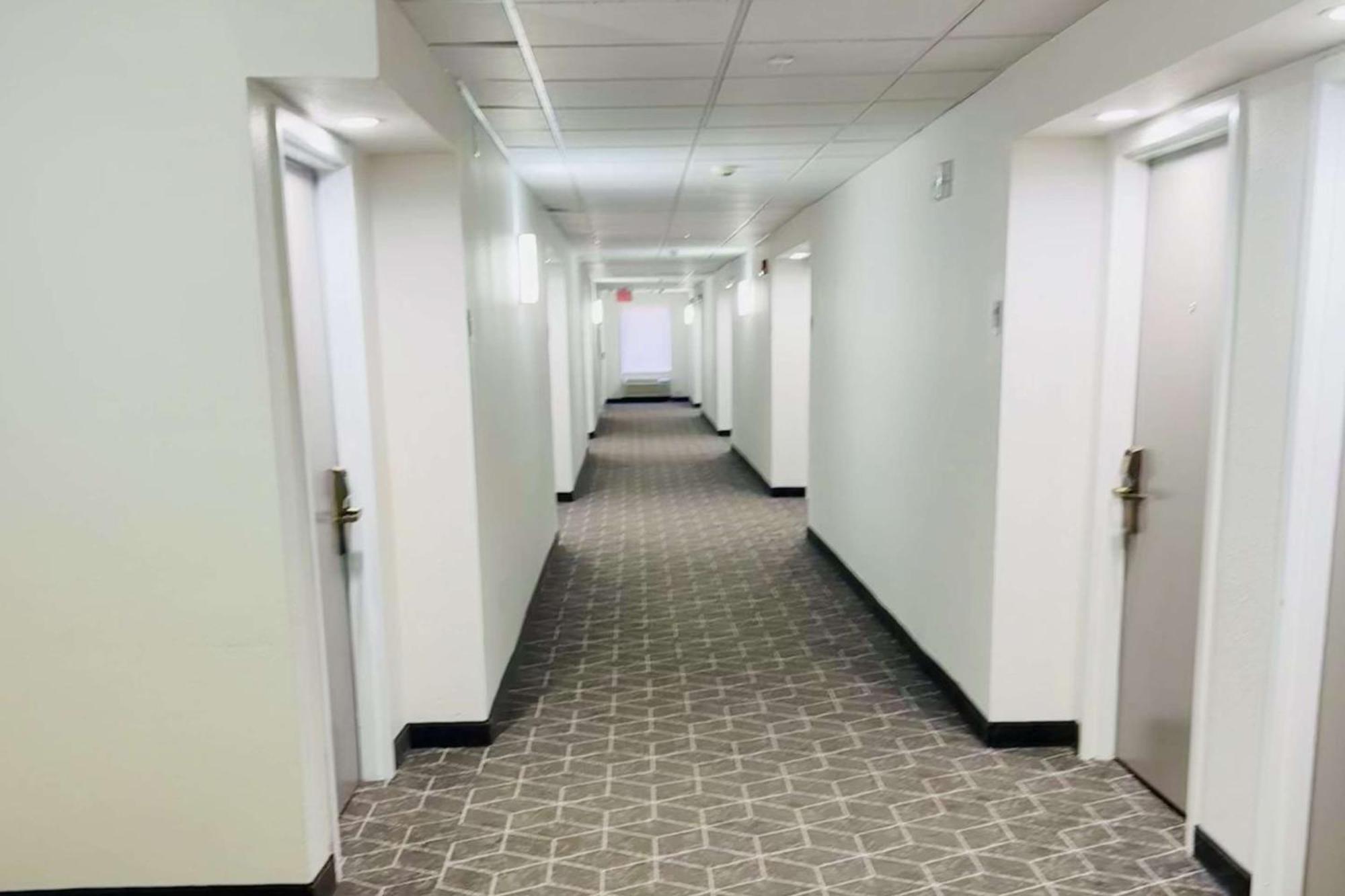 Clarion Pointe Albemarle Hotell Eksteriør bilde