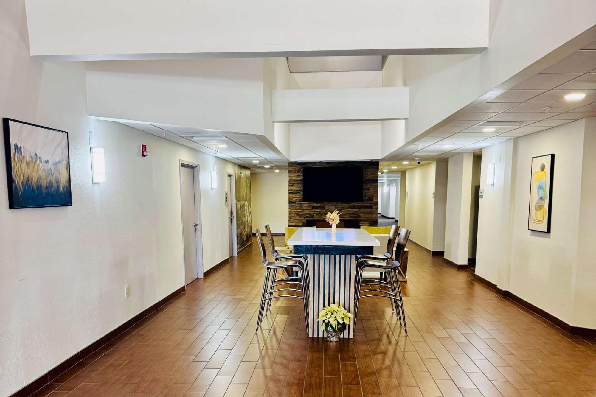 Clarion Pointe Albemarle Hotell Eksteriør bilde