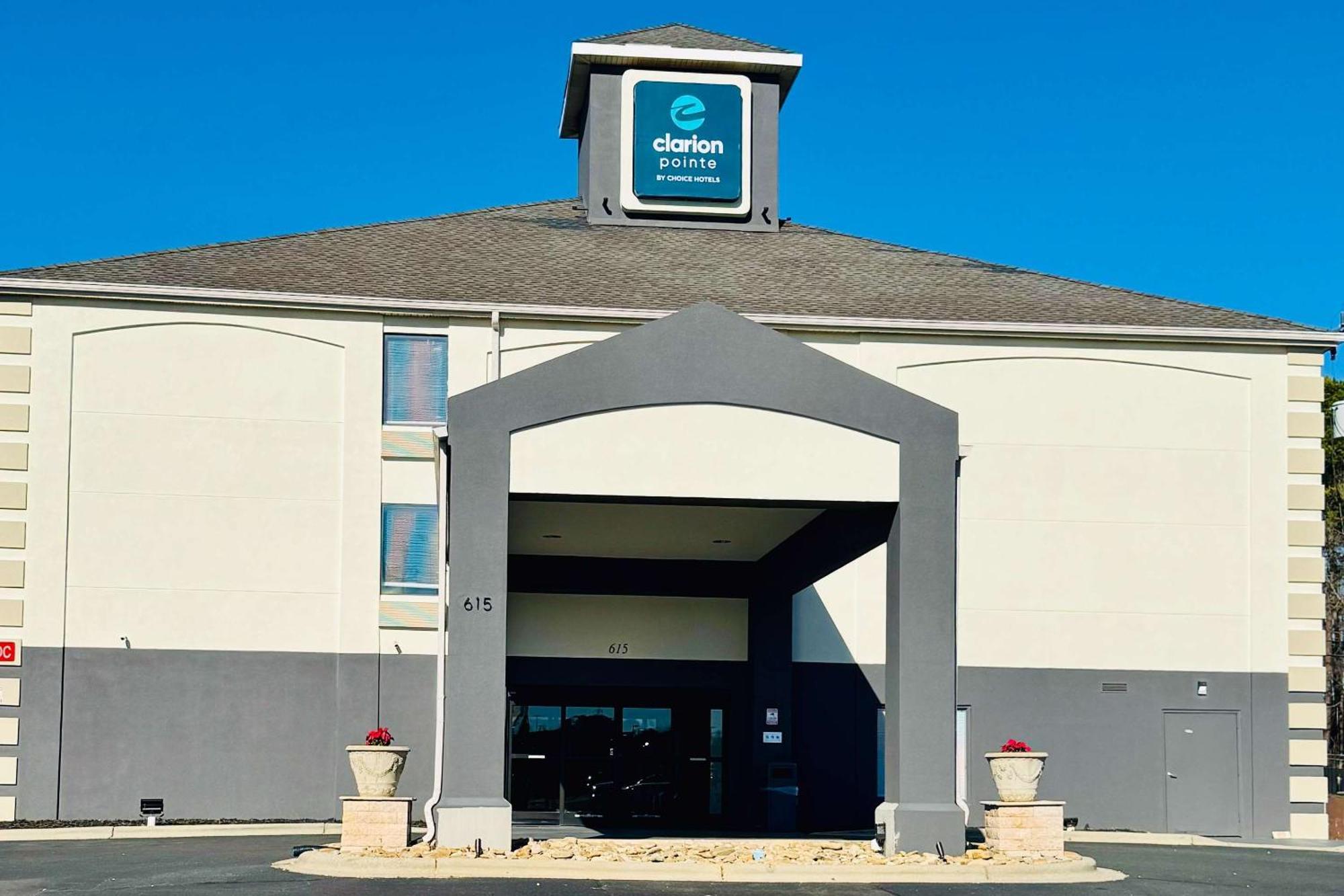 Clarion Pointe Albemarle Hotell Eksteriør bilde
