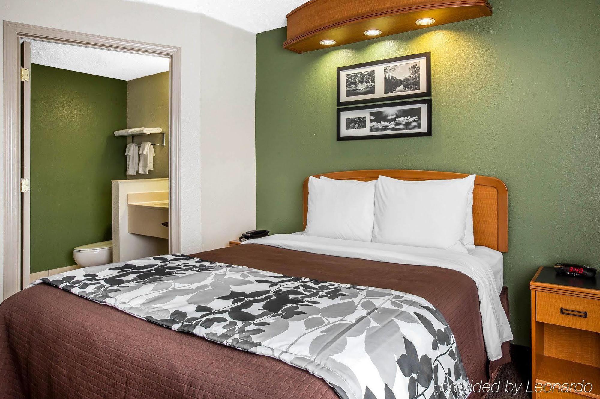 Clarion Pointe Albemarle Hotell Eksteriør bilde